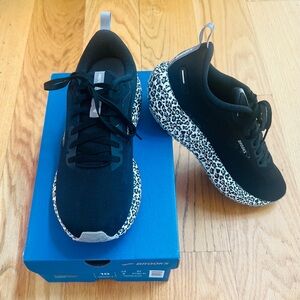 Women’s Brooks Revel 6 Running Shoes, Size 10, New In Box!